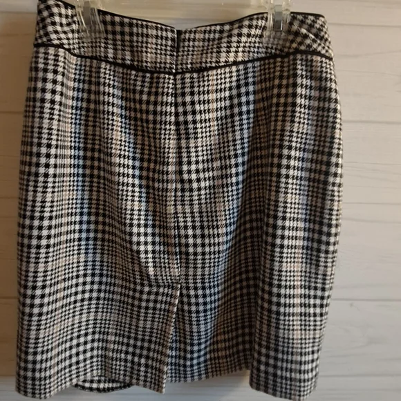 Banana Repuplic Skirt - Picture 3 of 5